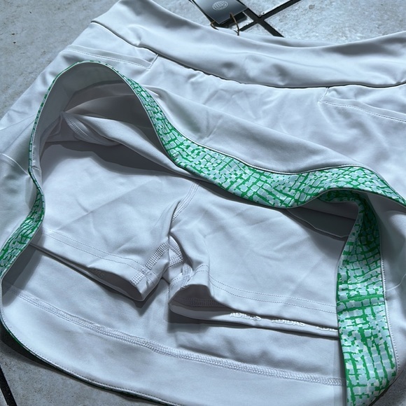 NWT Adidas Women's Ultimate365 Printed‎ Primegreen Golf Skort - Picture 6 of 11